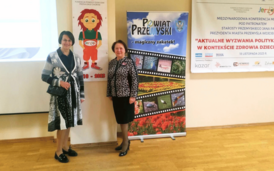  Dr. Halina Lun, and paediatrician Dr. Natalia Hrabarchuk standing near the banner of the jerzyk foundation