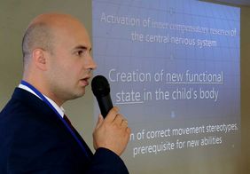 [Translate to Українська:] Dr. Taras Voloshyn talks about Treatment of autism spectrum disorders by the Professor Kozyavkin Method